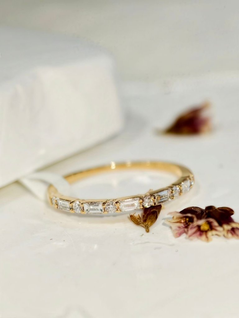 18K黃金圓鑽方鑽半圈戒指 | 18K Yellow Gold Round & Baguette Diamond Half Eternity Ring