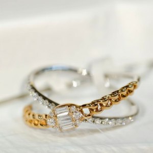 18K雙色金鏈條方鑽雙層戒指 KDR-2406004 正面特寫