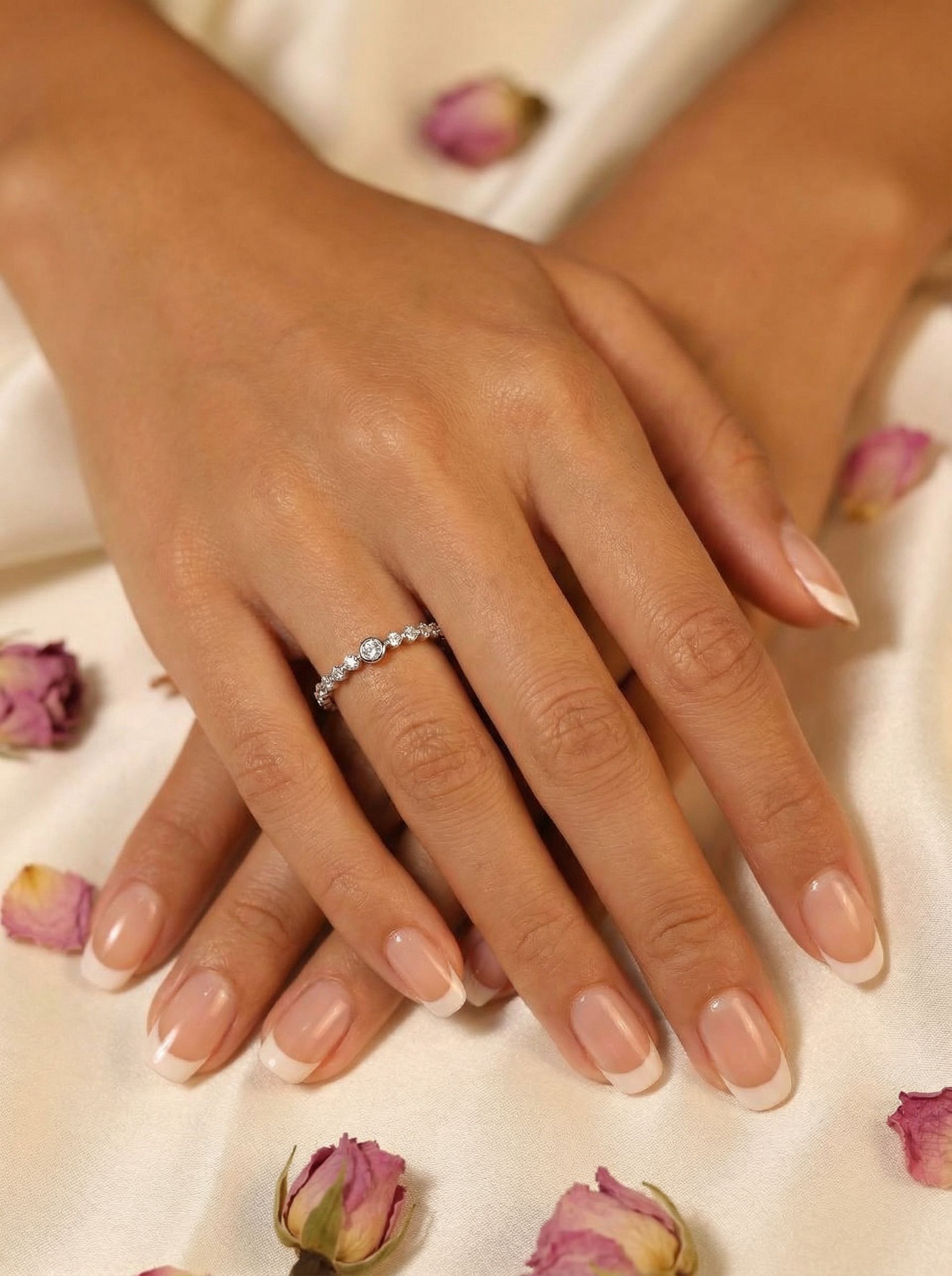 Deer Jewellery 晨露微光 18K白色金天然鑽石戒指 - 手戴示範