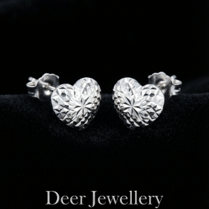Deer Jewellery 18K白金心形切面耳環 角度1