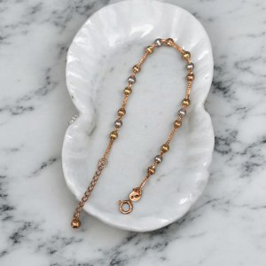 Deer Jewellery 18K三色金圓珠手鏈 大理石背景產品圖